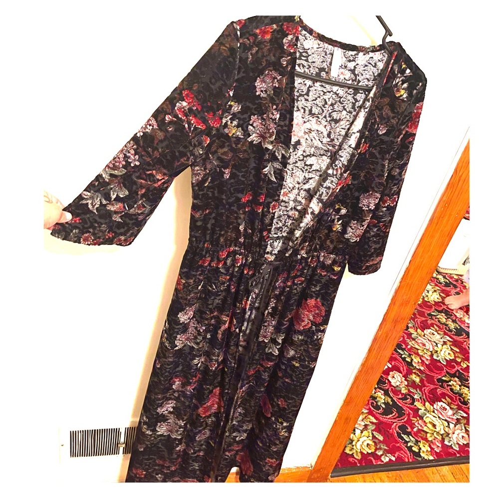 Velvet floral tie front kimono duster